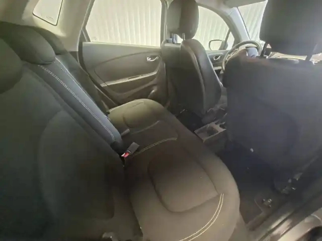 Renault Captur dci 90 e6c — photo 28