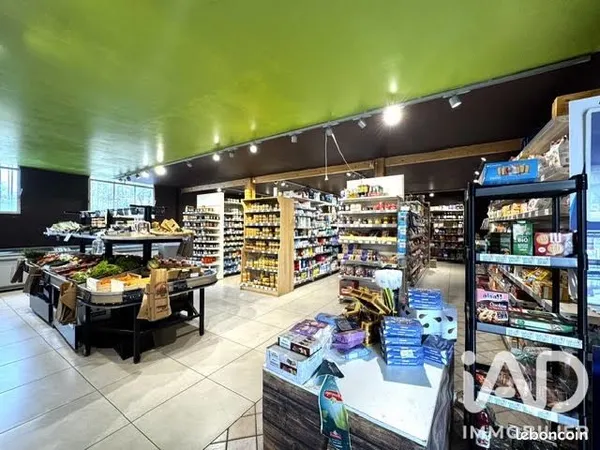 Alimentation 250 m² Nay