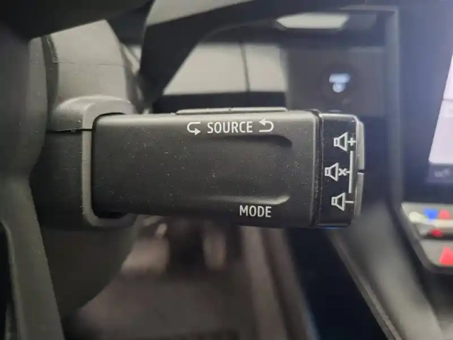 Renault Megane e-tech ev60 220 ch super charge — photo 18