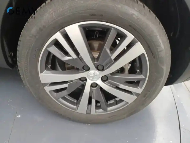 Peugeot 3008 hybrid 225 e-eat8 — photo 29