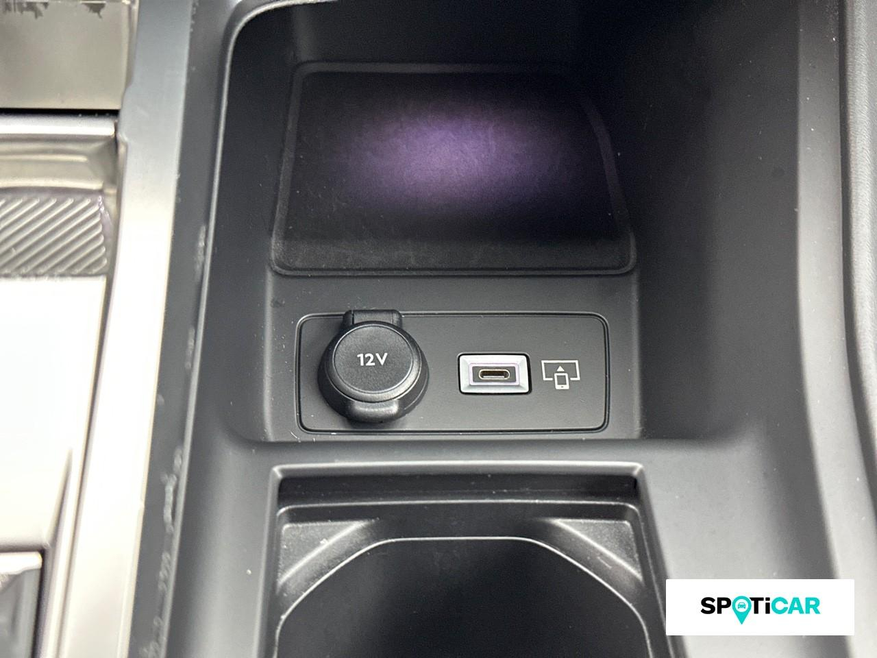Peugeot 308 phev 180ch allure e-eat8 — photo 17