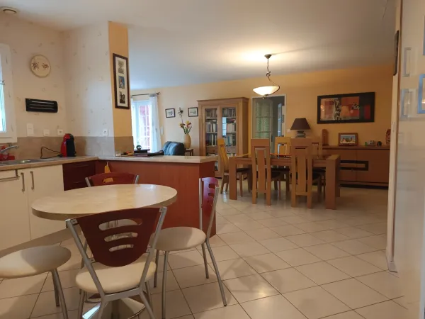 Vaste maison 6 pièces de plain-pied — Emplacement idéal proche de tout. »