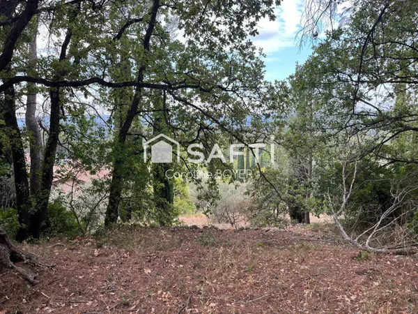 Terrain constructible de 4923 m2