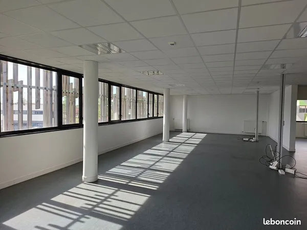 Bureaux 459 m² LA ROCHE SUR YON