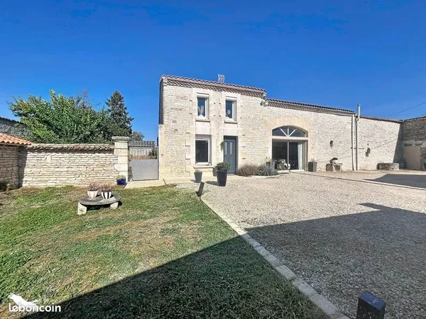 Maison 7 pièces 249 m²