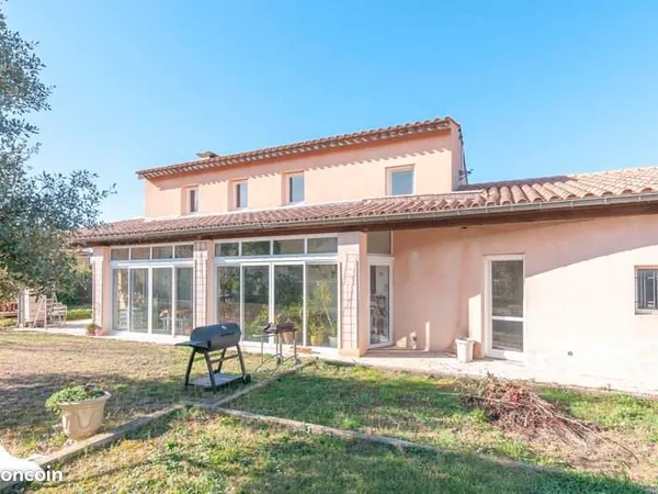 Villa 6 pièces 150 m²