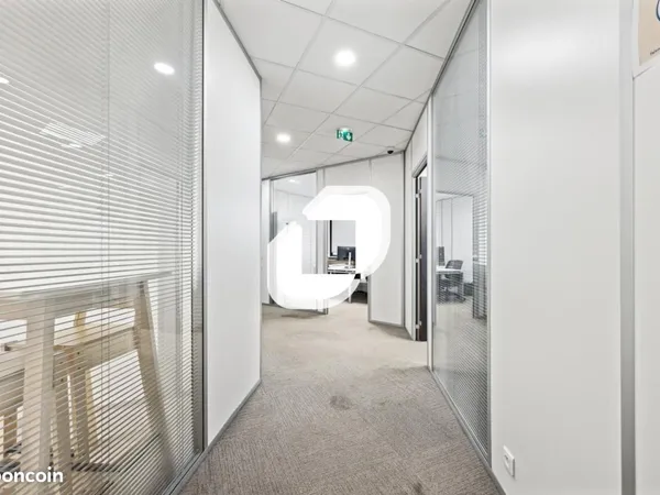Bureau 257 m²