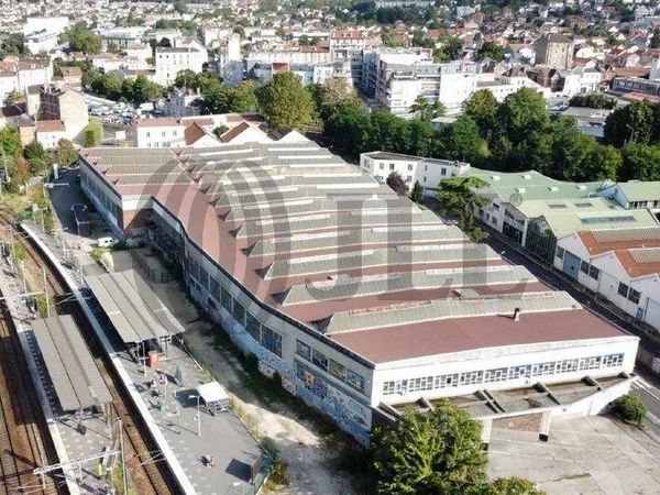 Local d'activité 8339 m²