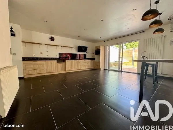 Maison 6 pièces 208 m²