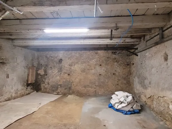 Garage / local artisan/ garde meubles
