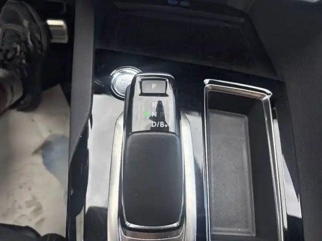 Peugeot 3008 hybrid 225 e-eat8 — photo 18
