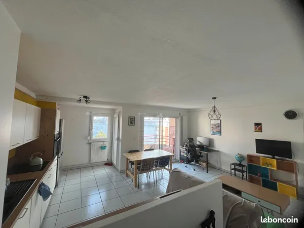 Colocation à 2, Grenoble . 491 Toutes charges comprises