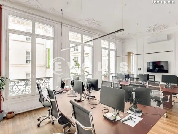 Bureau 230 m²
