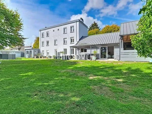 Maison 6 pièces 233 m²