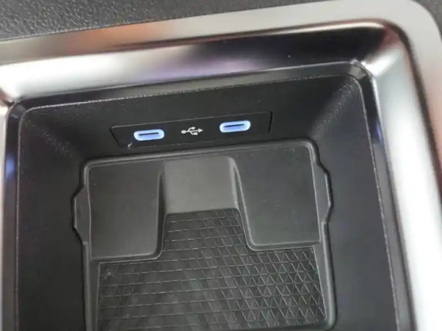 Renault Megane e-tech 220 ch autonomie confort gsr2 — photo 36