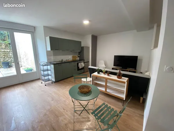 Location studio 40 M² Centre ville Navarrenx