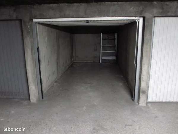 Garage Box fermé Bvd du 11/11 Villeurbanne