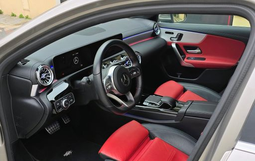 Mercedes Classe A 250 224 7G-DCT - AMG Line – 2019 – 48734 km – Essence – Boîte Automatique — photo 11