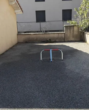 A louer Place de Parking St VALLIER