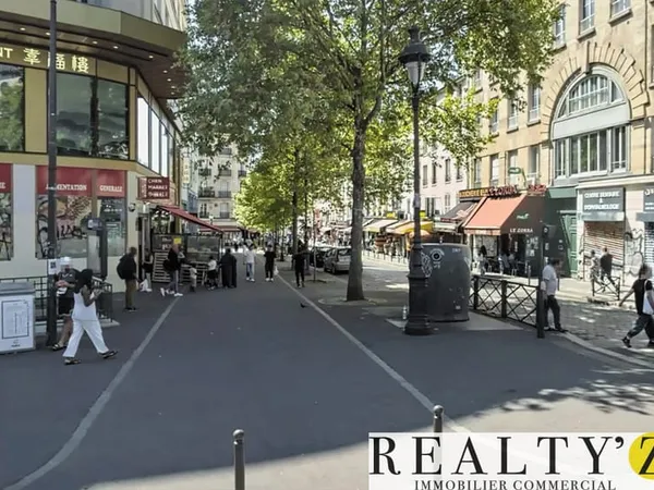 Boutique 2 pièces 121 m²