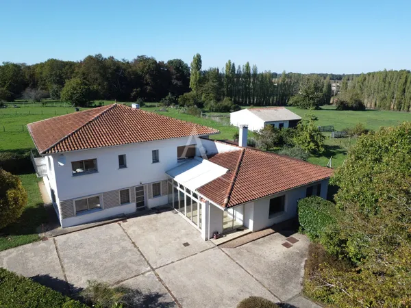 Maison d'architecte Cravans 17260