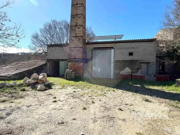 Entrepôt 104 m²
