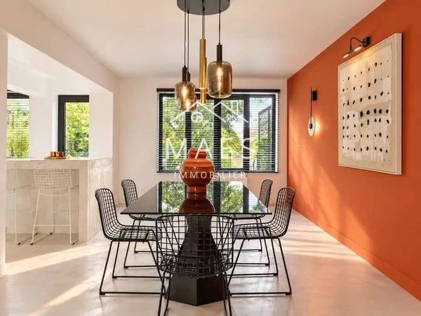 Maison 5 pièces 220 m²