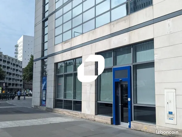 Local commercial 141 m²