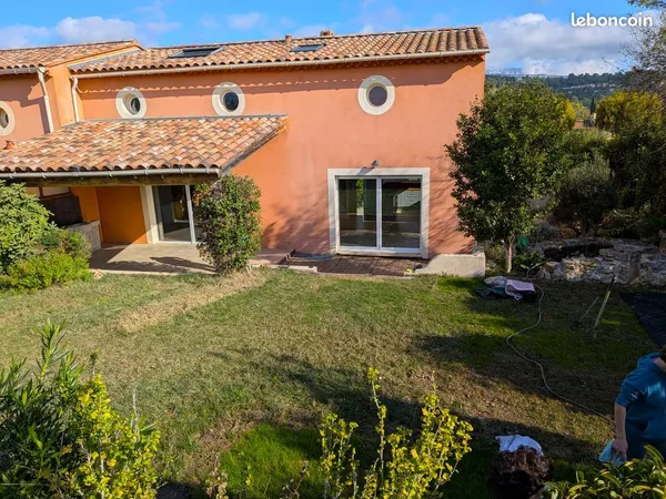 Maison contemporaine T6 de 164 m² - DPE B - Climatisation et chauffage au sol - La Barque (13710)