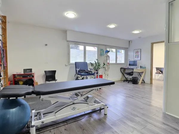 Local professionnel 56 m²