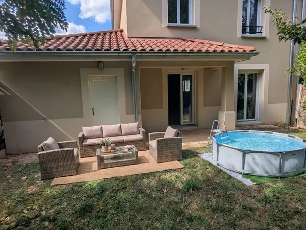 RARE ! MAISON AVEC JARDIN DANS IMPASSE STE FOY LES LYON La Plaine - Chantegrillet.
