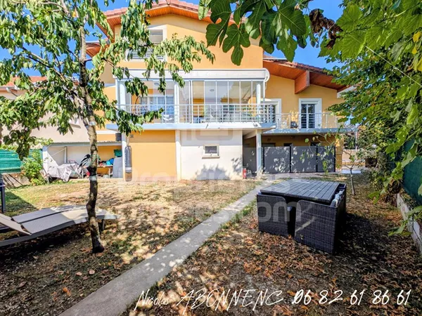 Maison Le Pont De Claix 9 pièce(s) 250 m2