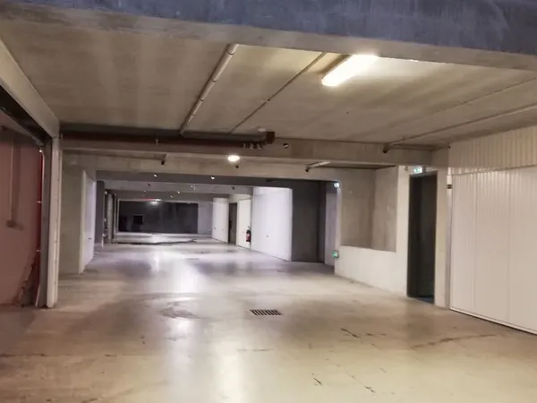 Garage double fermé
