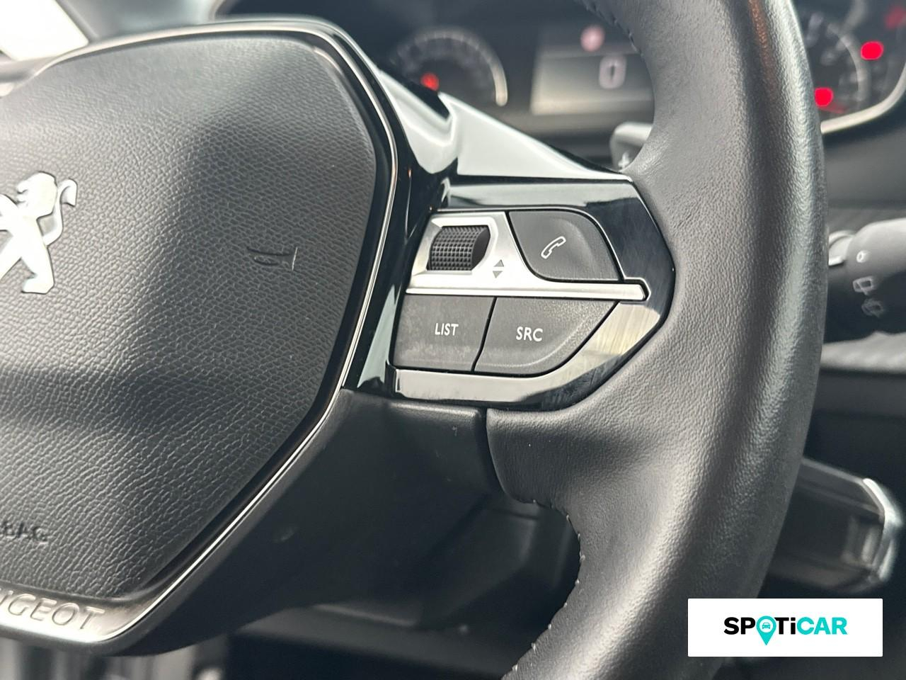 Peugeot 208 1.2 puretech 100ch s&s allure eat8 — photo 16