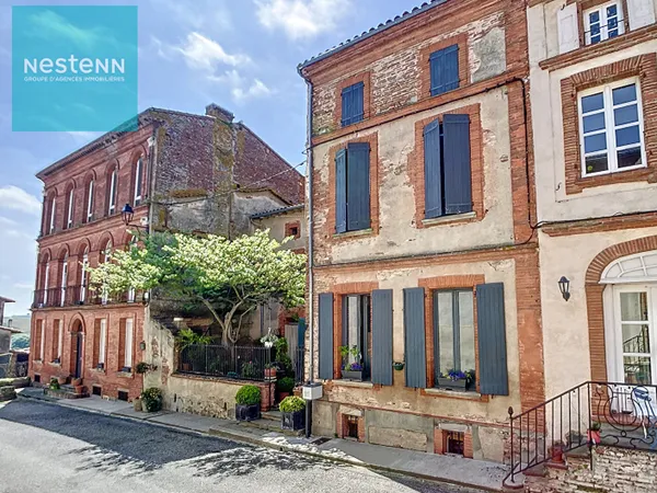 A vendre maison de village de 190m² habitable, cours, jardin, garage, 10 min de Nailloux