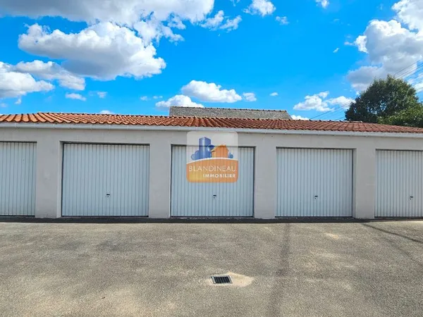 Parking/box 14 m² REZE