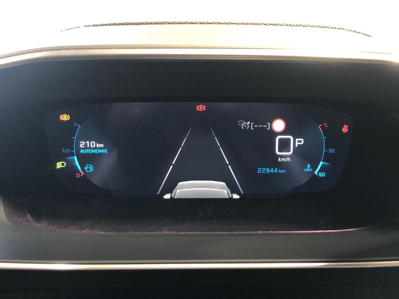 Peugeot 2008 puretech 130 s&s eat8 gt pack — photo 15