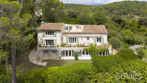 Villa 10 pièces 398 m²