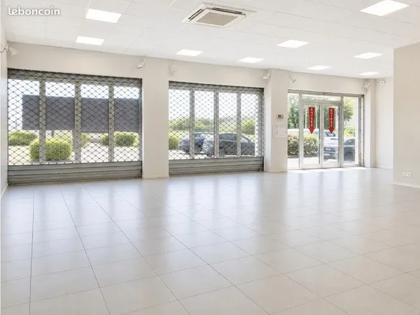 Local commercial en centre ville de Poissy