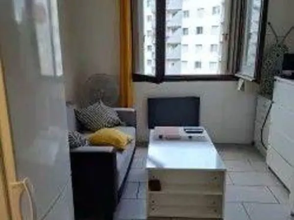 Beau studio meublé 19m² au calme