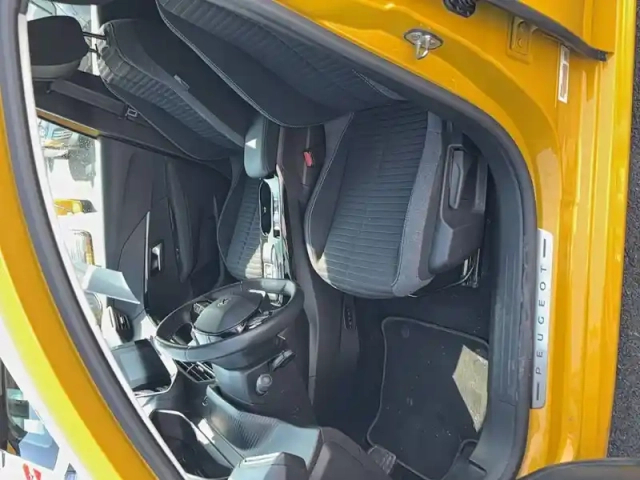 Peugeot 208 electrique 50 kwh 136ch