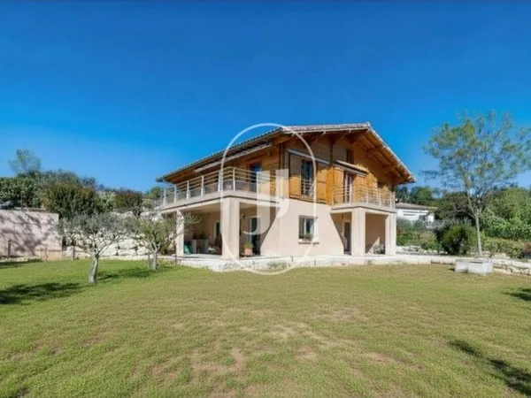 Maison d'architecte en bois à vendre à proximité d'Anduze