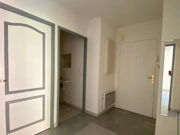48 cours Mirabeau 65 m2 à louer