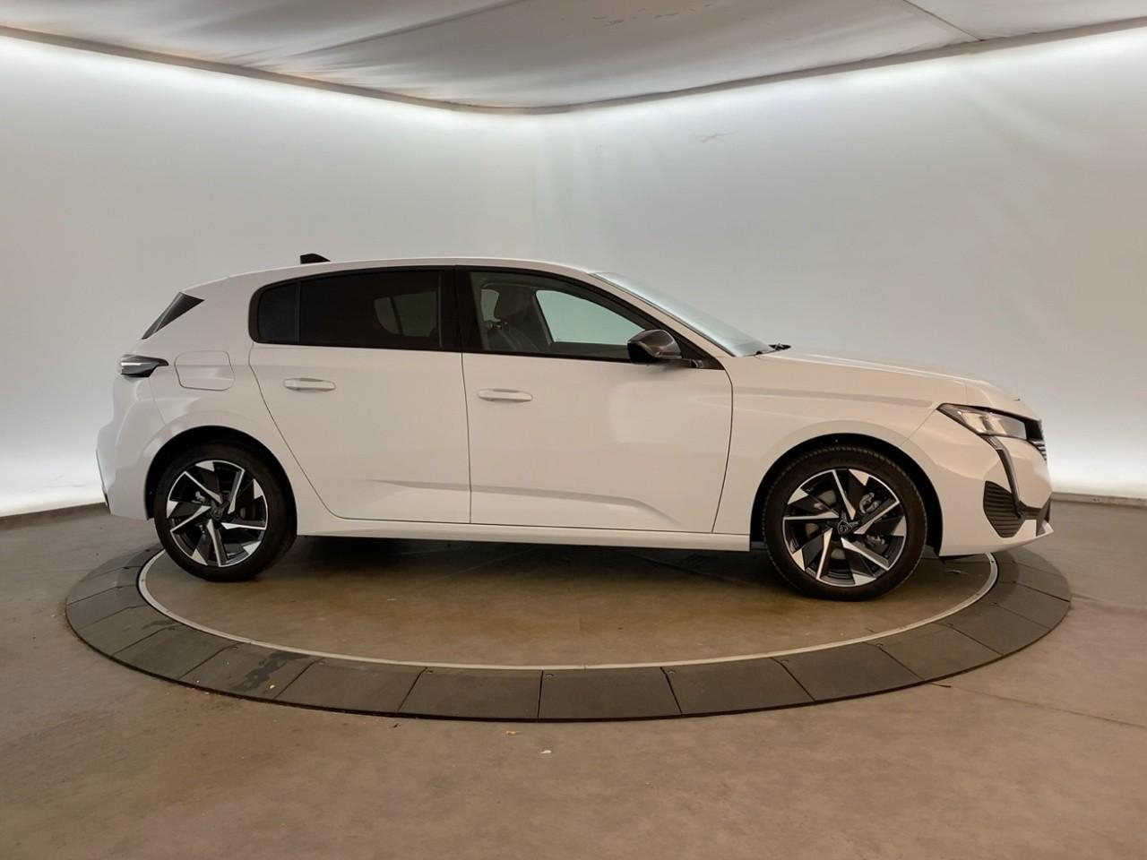 Peugeot 308 hybrid 145 e-dcs6 allure — photo 4
