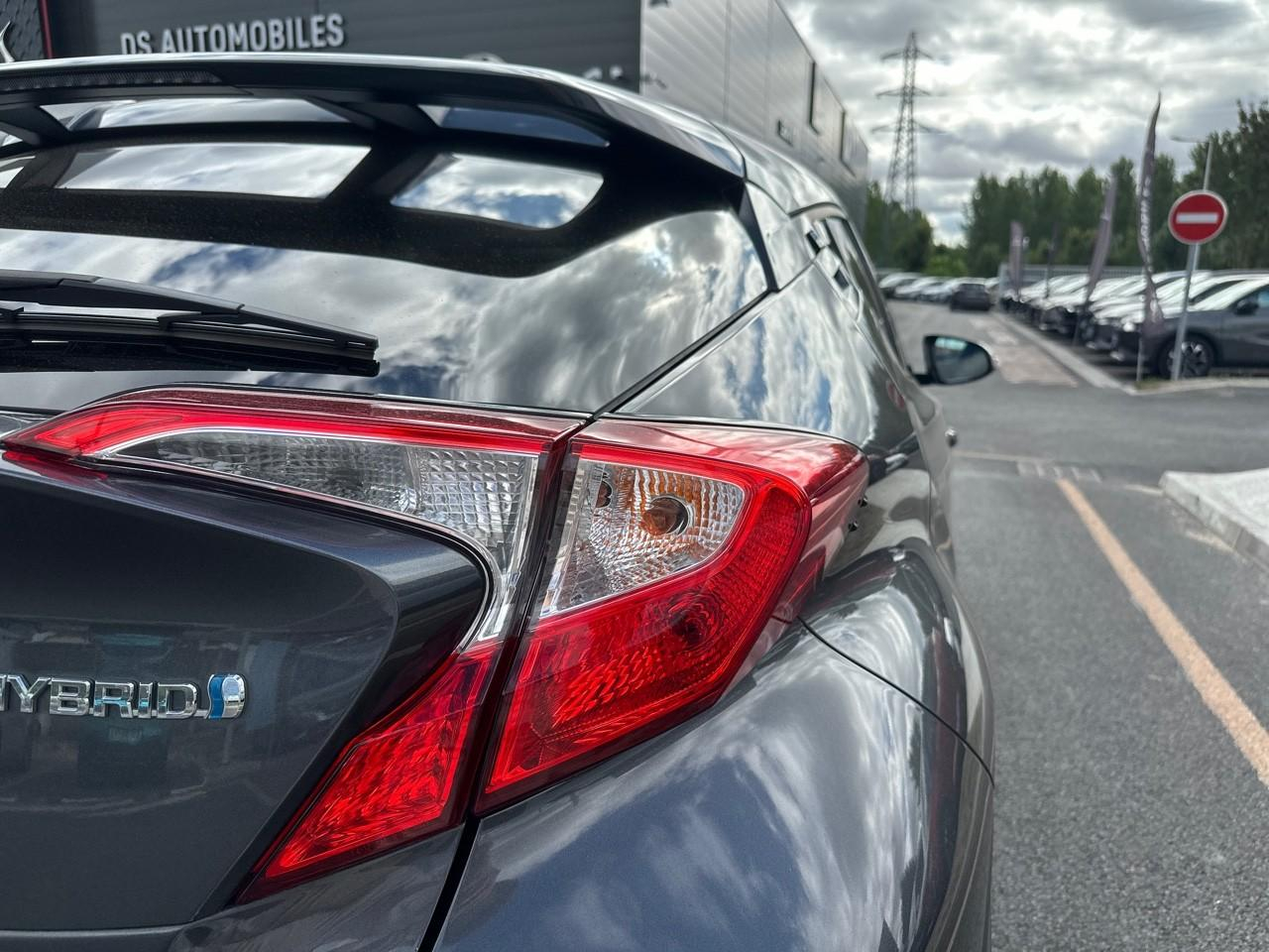 Toyota C-Hr 122h collection 2wd e-cvt rc18 — photo 15