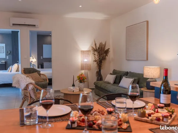 T3 meublé 4★ - 75 m² avec jardin, parking privé et jacuzzi