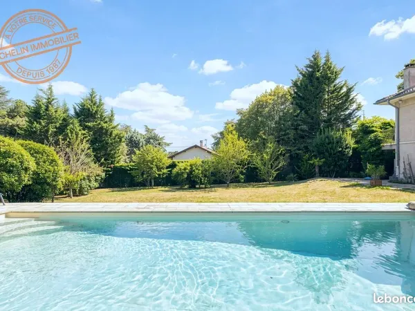 Maison 6 pièces 182 m²