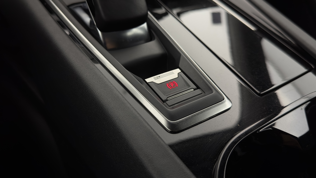 Peugeot 508 SW Hybrid 225 e-EAT8 — photo 34
