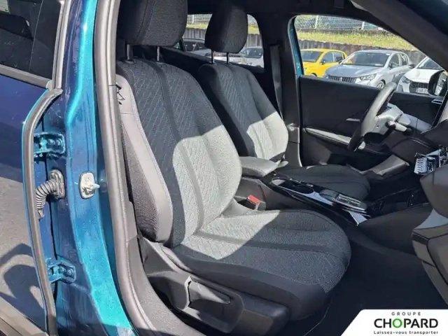 Peugeot 2008 hybrid 145 e-dcs6 — photo 19