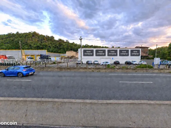 À LOUER - Emplacement Stratégique -Lorette - Visibilité directe A47